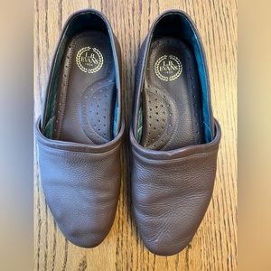 L. B. Evans Aristocrat Opera Slippers 10